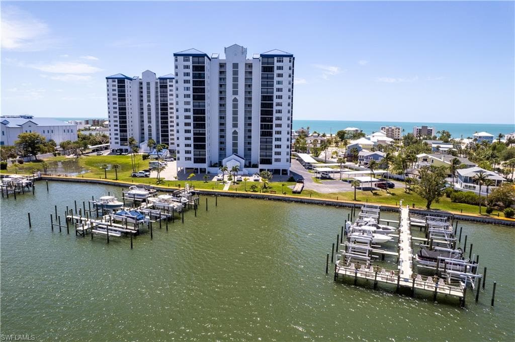 4753 Estero BLVD 905-23