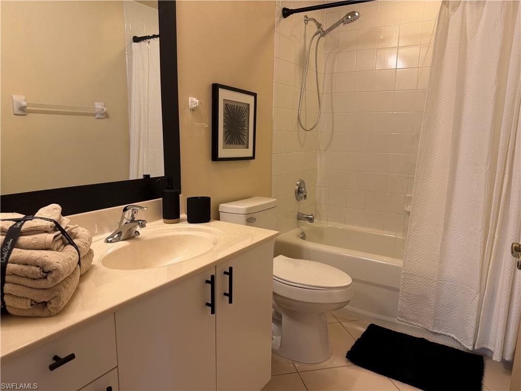 7839 Regal Heron CIR 202-4