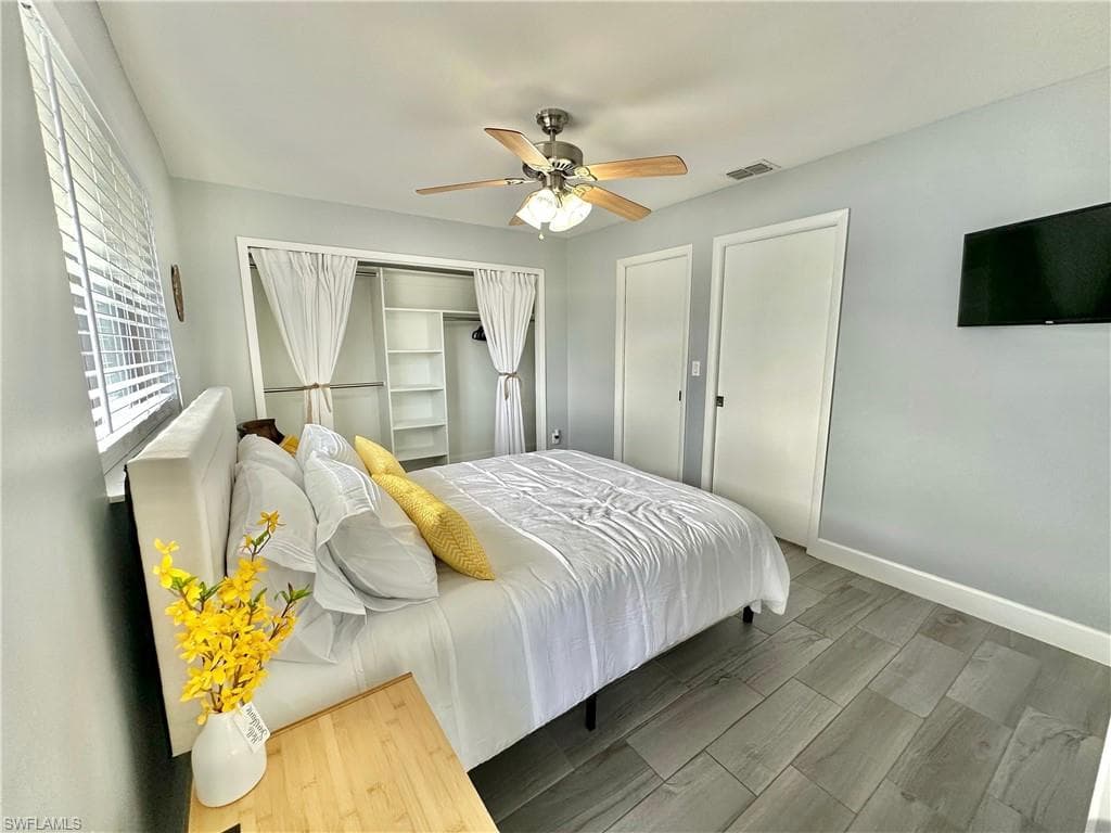 4903 Vincennes ST 210-7