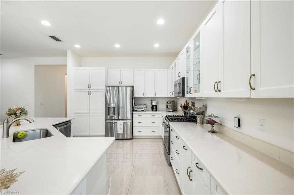28604 Moraga LN-16