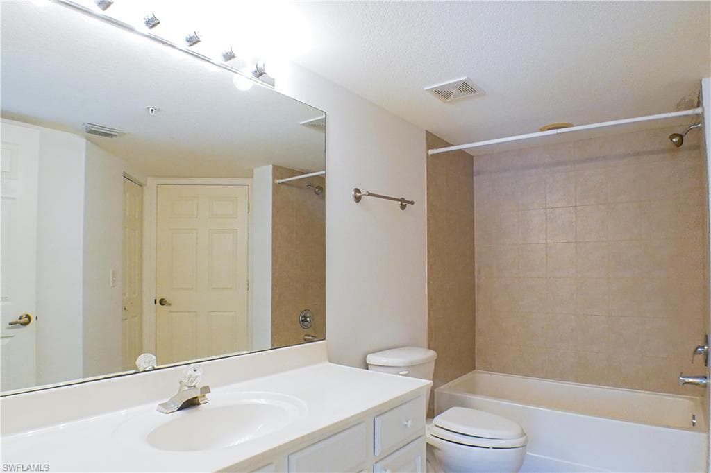 4113 residence DR 211-5