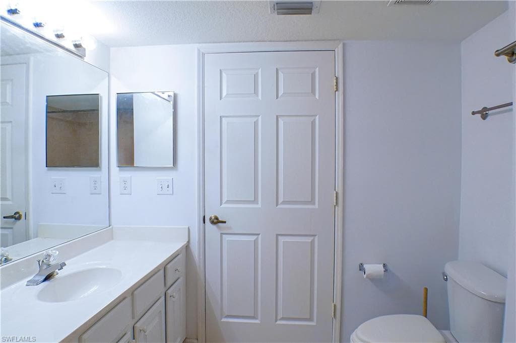 4113 residence DR 211-16