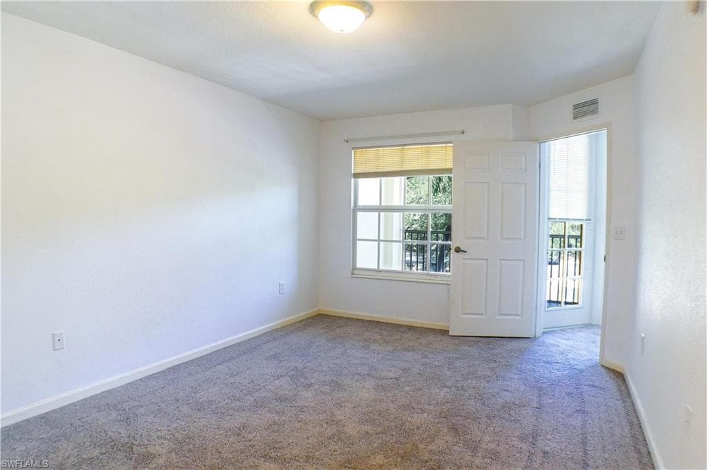 4113 residence DR 211-18