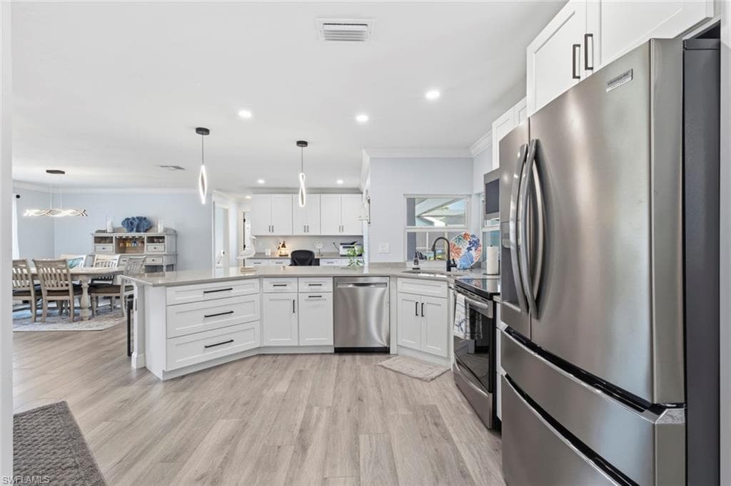 6048 Perthshire LN-9