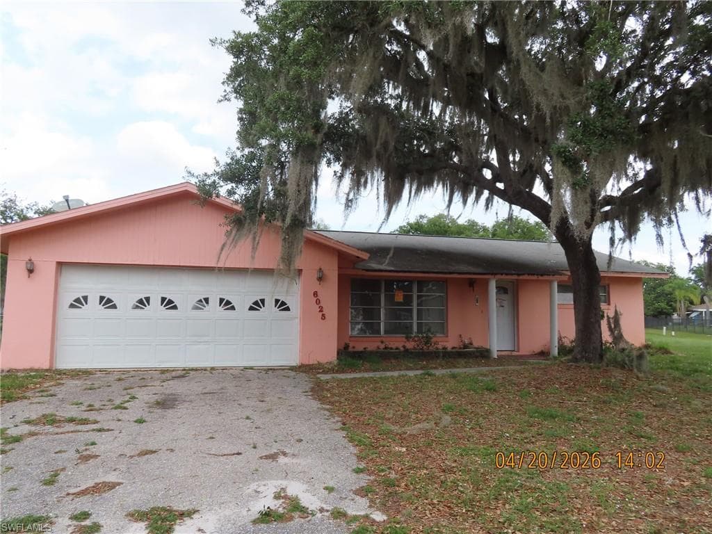 6025 Pine LN-1