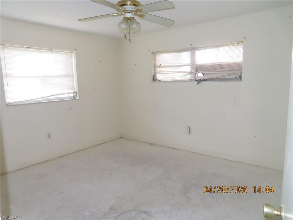 6025 Pine LN-4