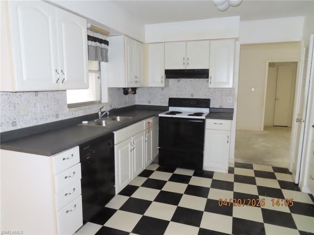 6025 Pine LN-8