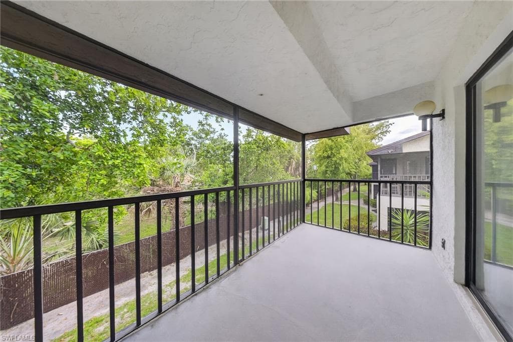 5270 Treetops DR J201-16