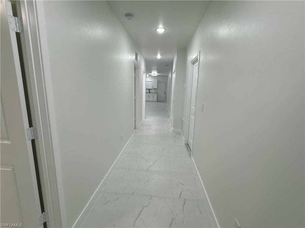 1775 Glenway CT-1