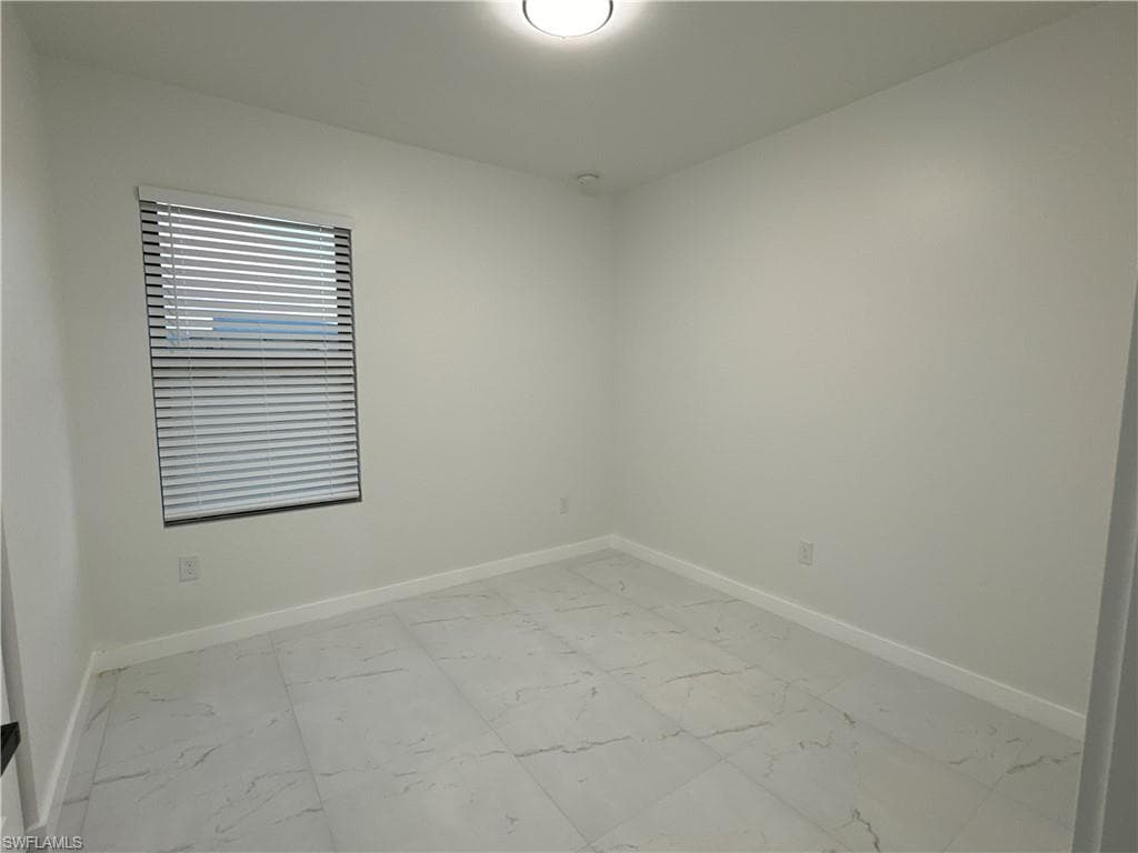 1775 Glenway CT-4
