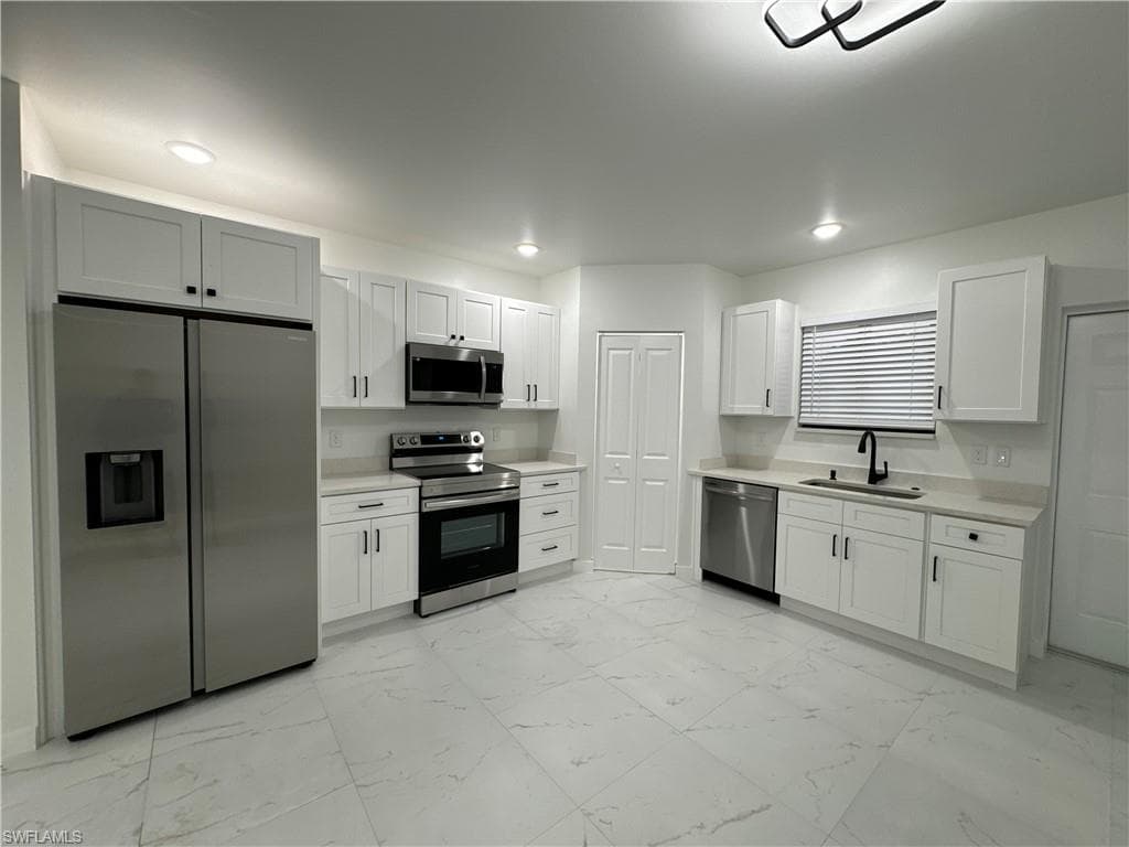 1775 Glenway CT-7