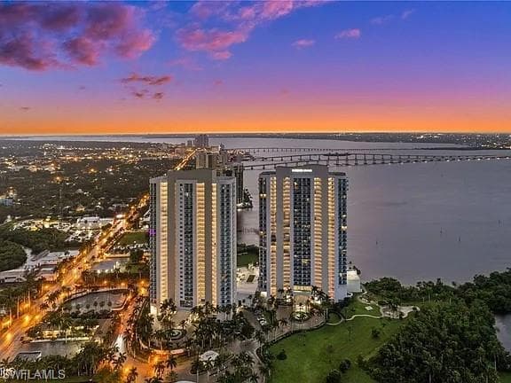 3000 Oasis Grand BLVD 2402-2