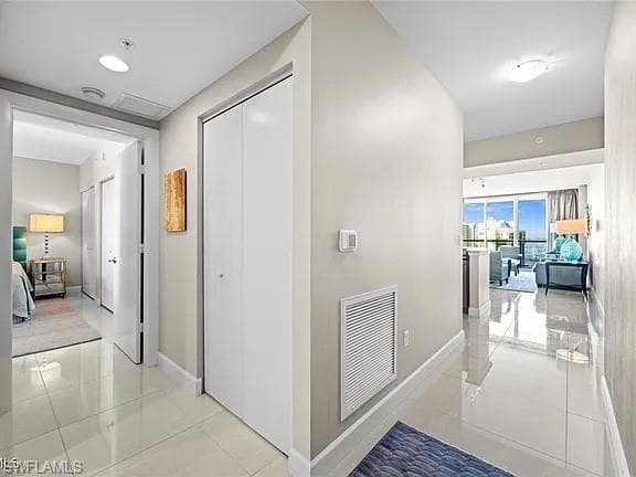 3000 Oasis Grand BLVD 2402-16