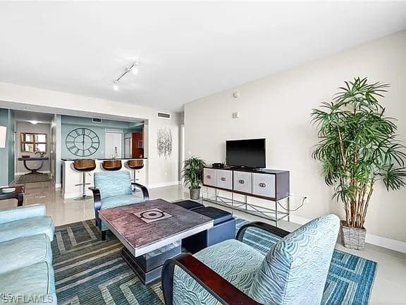 3000 Oasis Grand BLVD 2402-7