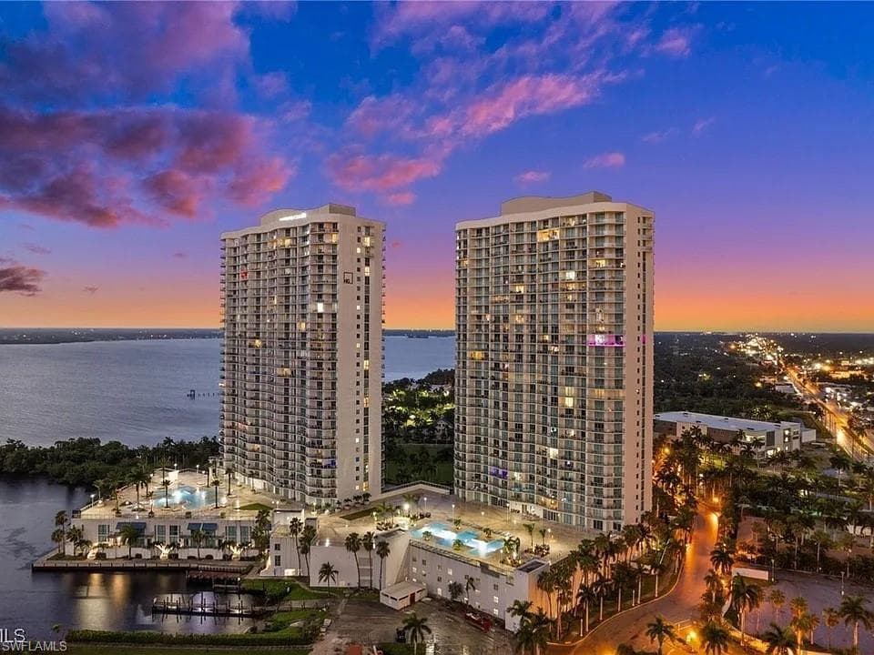 3000 Oasis Grand BLVD 2402-1