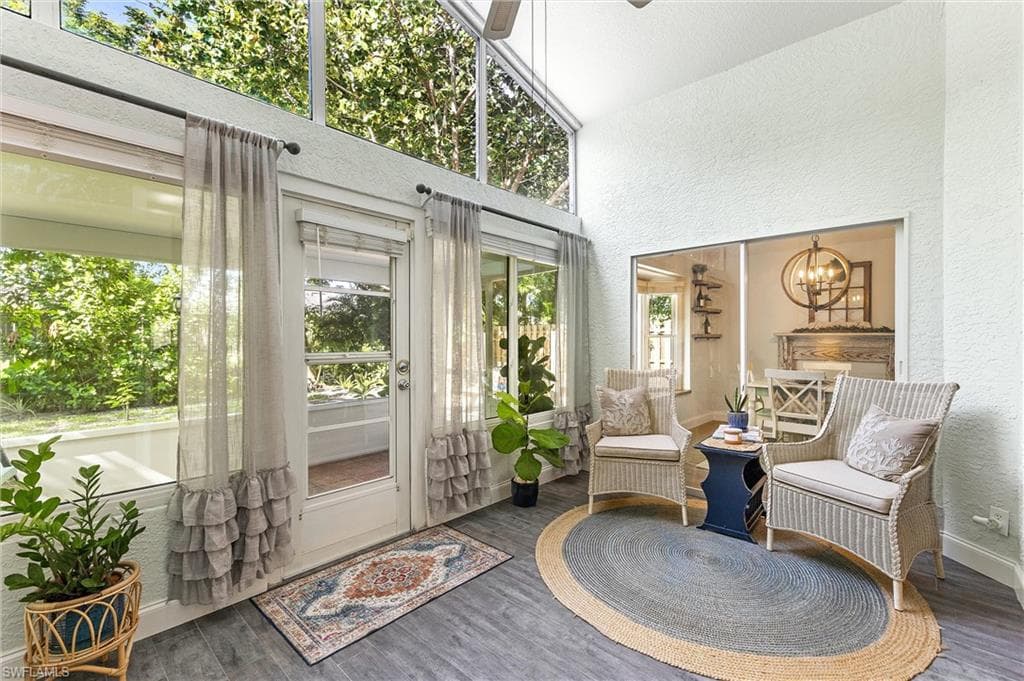 9801 Las Casas DR-12