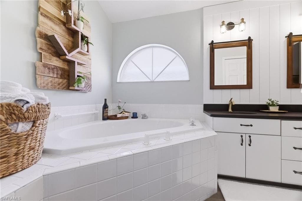 9801 Las Casas DR-19