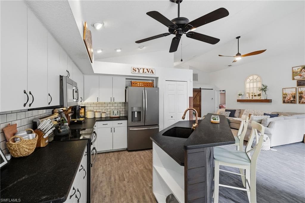 9801 Las Casas DR-9