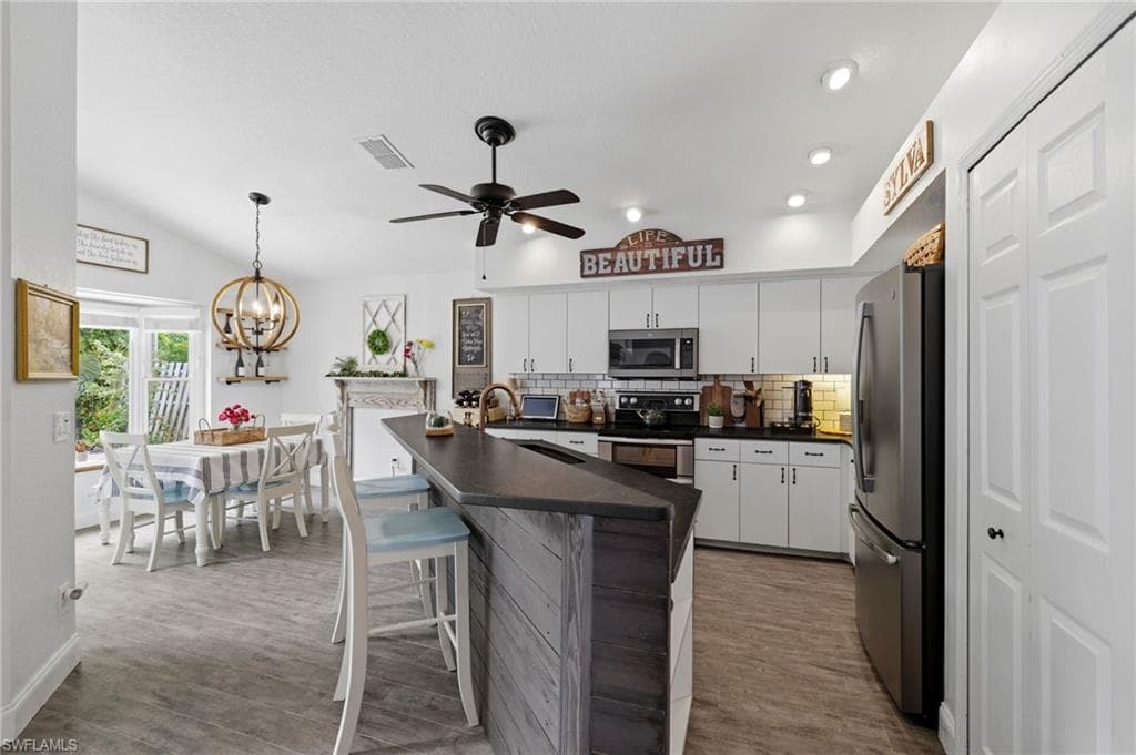 9801 Las Casas DR-7
