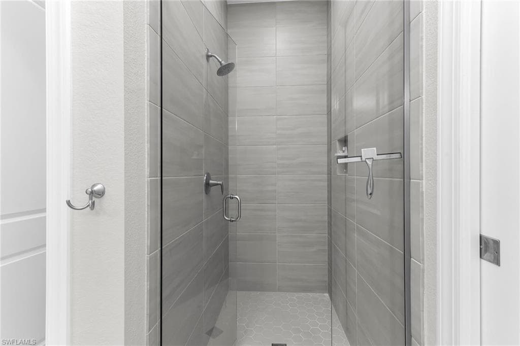 268 Indies DR E 202-15
