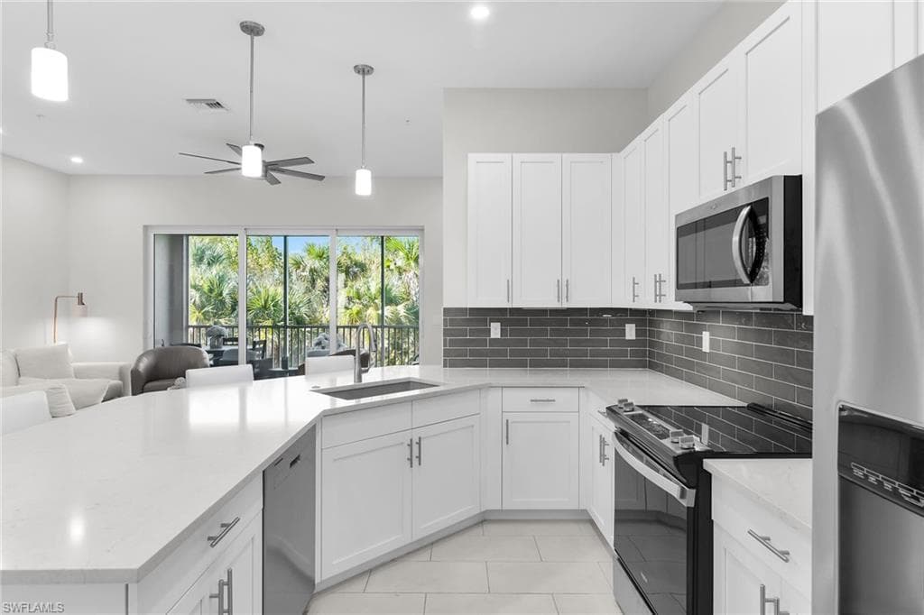 268 Indies DR E 202-2