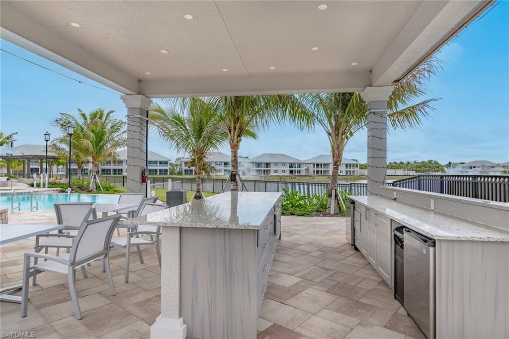 268 Indies DR E 202-32