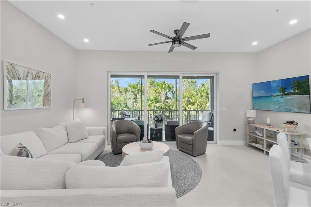 268 Indies DR E 202-7