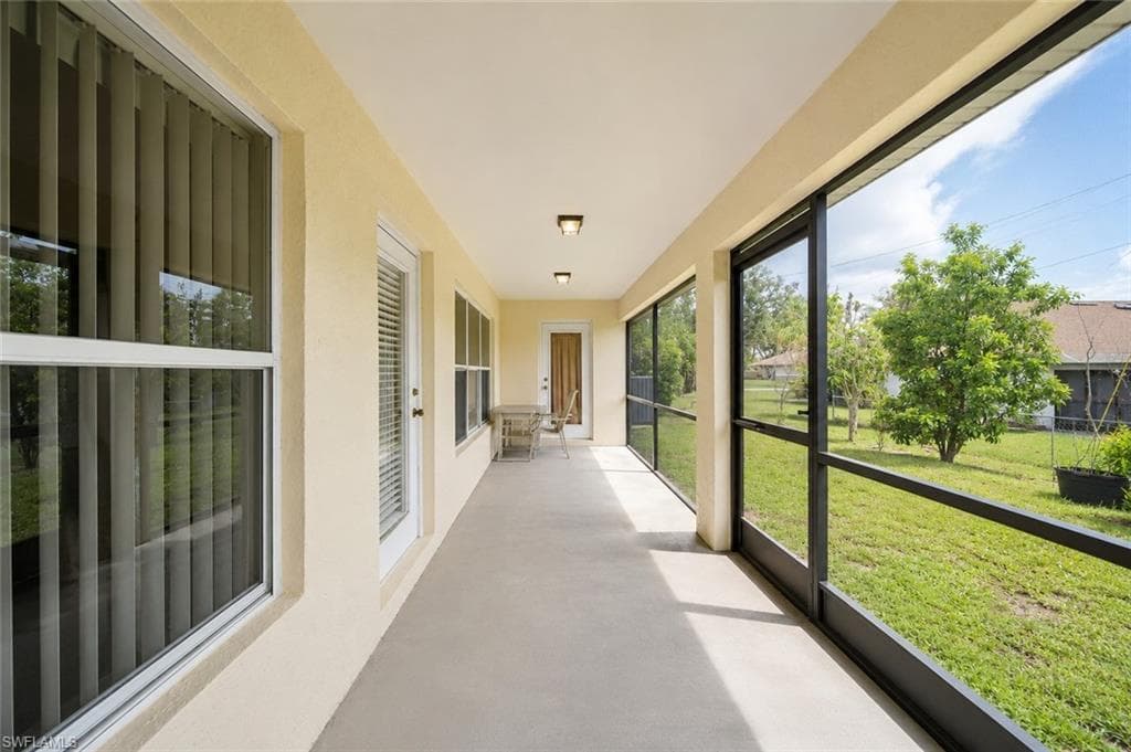 20 Hampton AVE-18