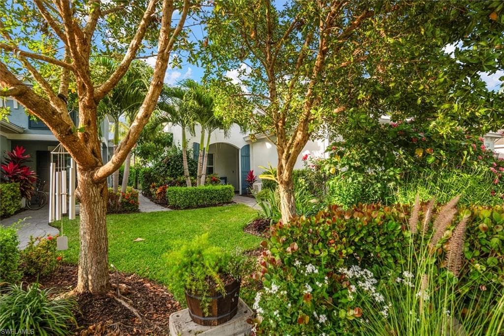 2302 Marquesa CIR-24