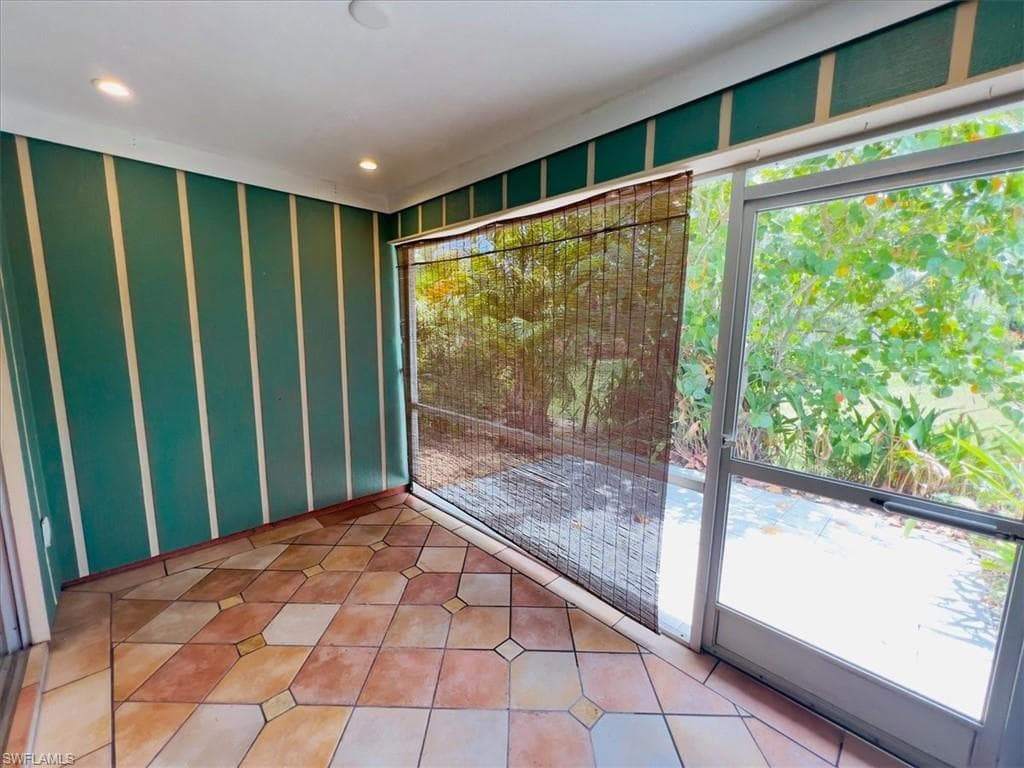 1025 Pine Isle LN 1025-8