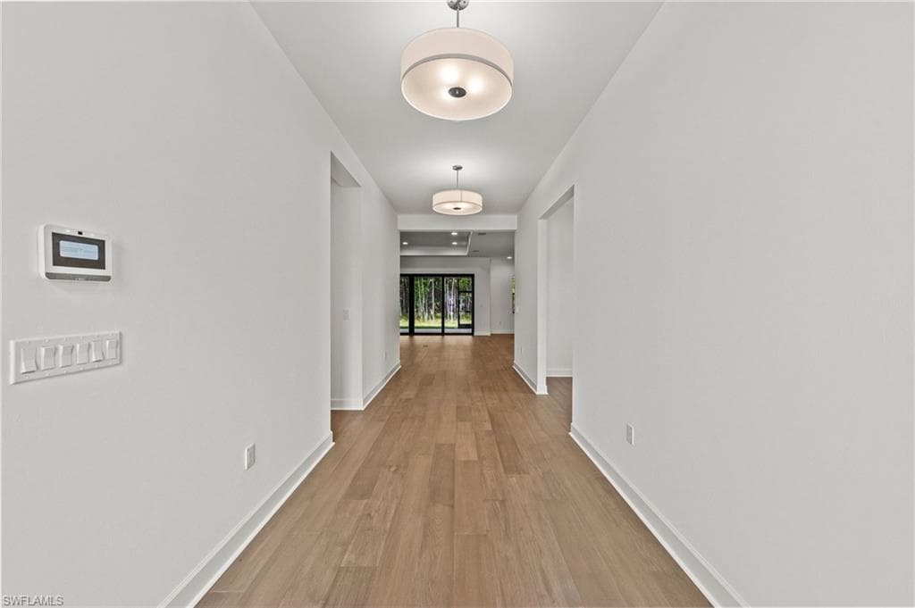 14313 Hogarth PL-25