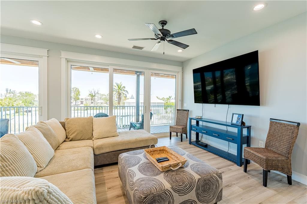 189 Curlew ST-39