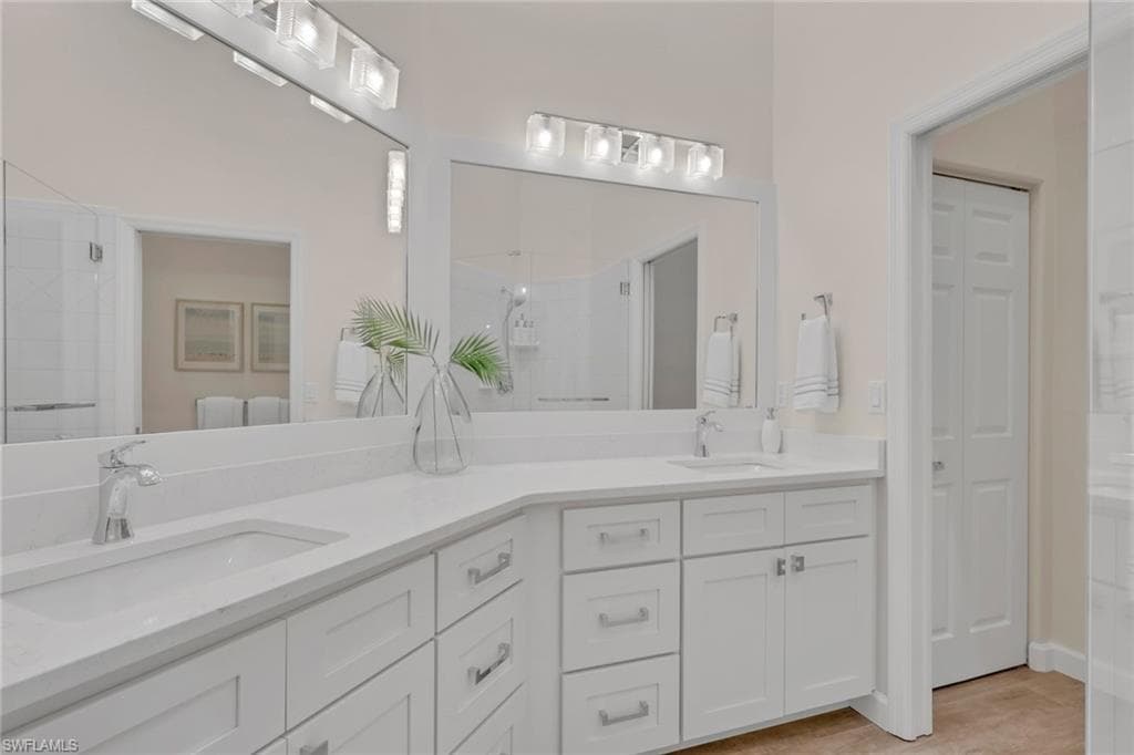 1215 Sarah Jean CIR J205-22