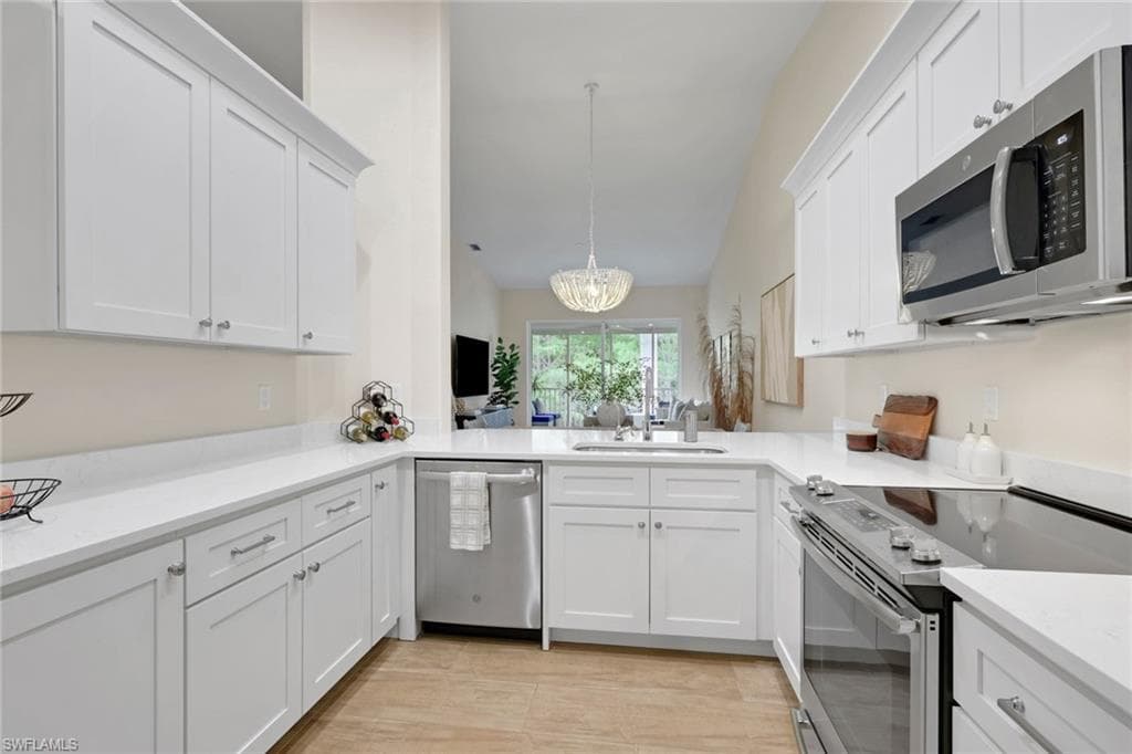 1215 Sarah Jean CIR J205-5