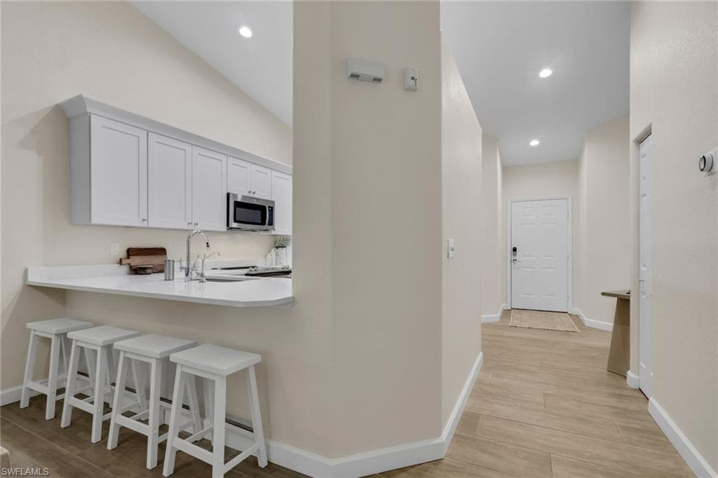 1215 Sarah Jean CIR J205-8