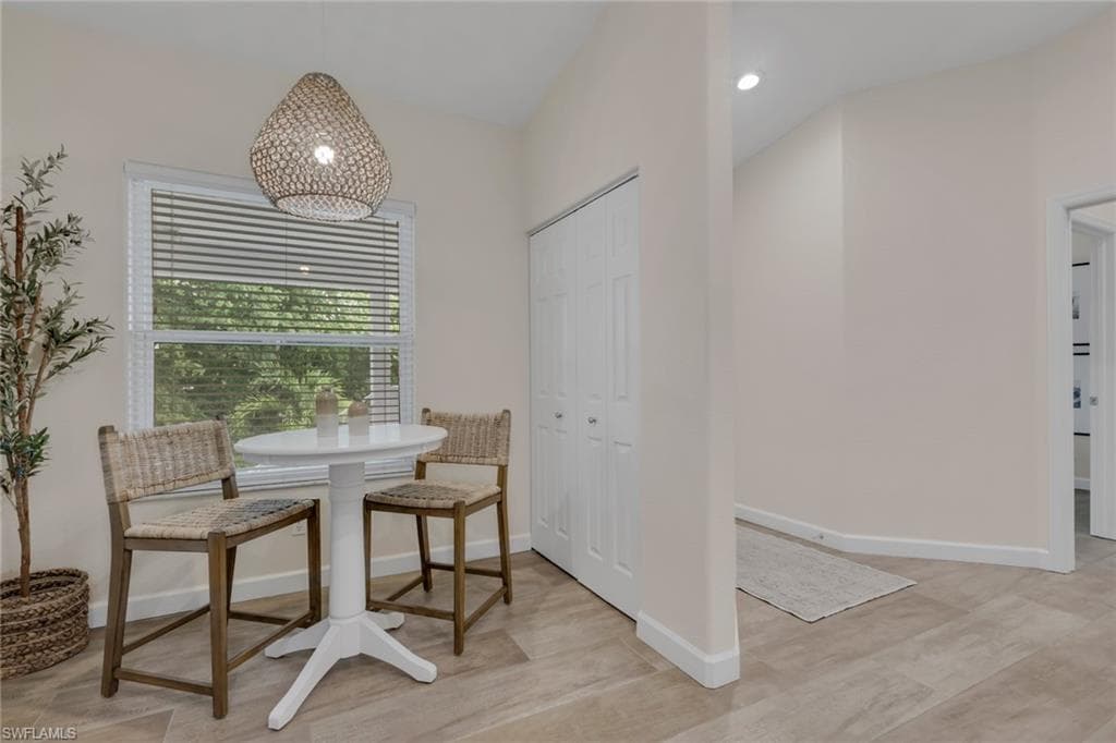 1215 Sarah Jean CIR J205-7