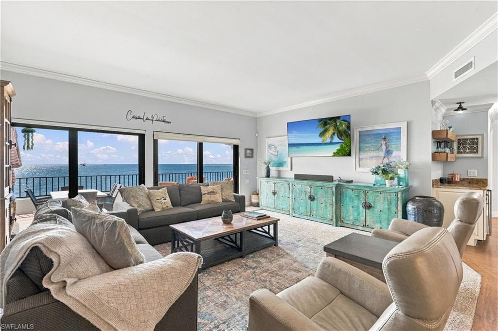 604 La Peninsula BLVD 604-4
