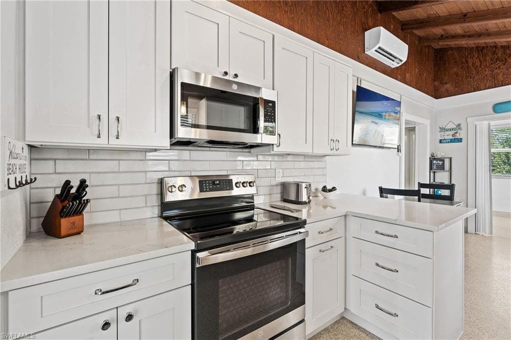 2134 Palm ST-9