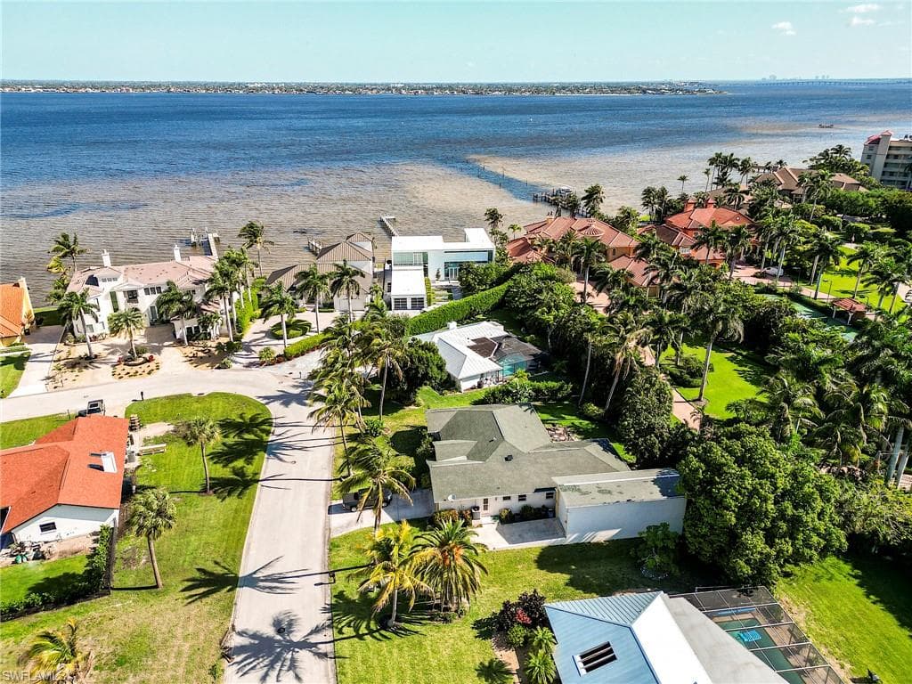 14958 Bonaire CIR-35