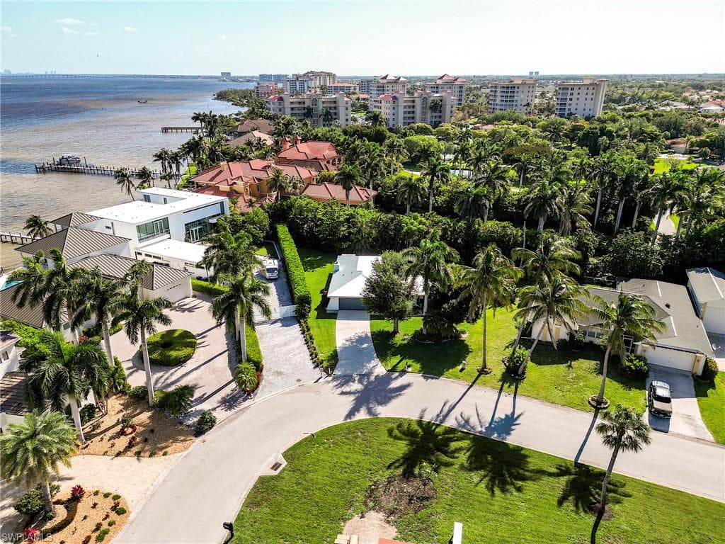 14958 Bonaire CIR-33