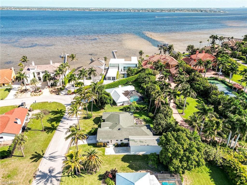 14958 Bonaire CIR-37