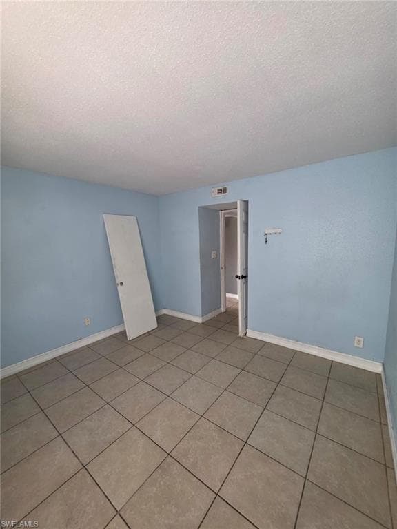 2835 Winkler AVE 215-26