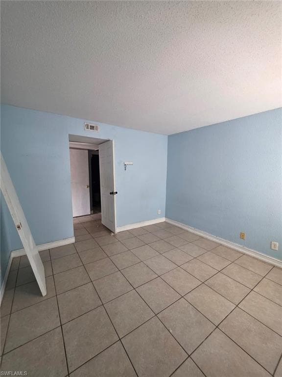 2835 Winkler AVE 215-27