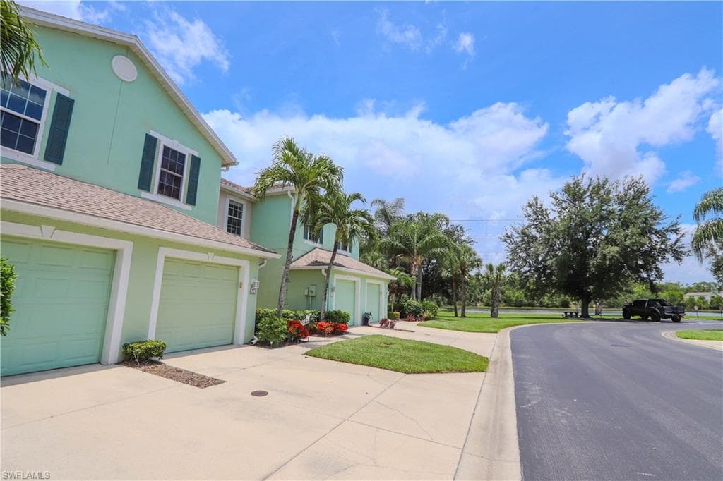 3630 Pine Oak CIR 105-1