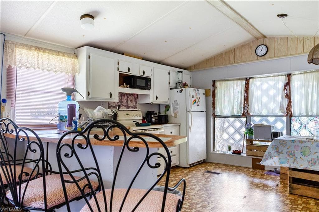 7784 Raymary ST-4