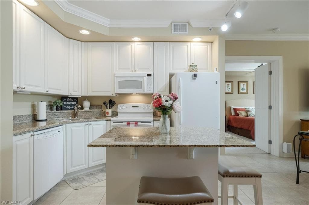 2825 Palm Beach BLVD 214-19