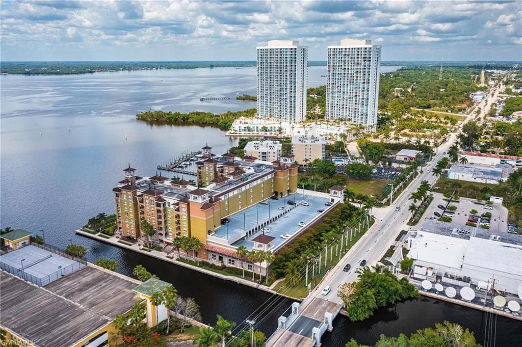2825 Palm Beach BLVD 214-33