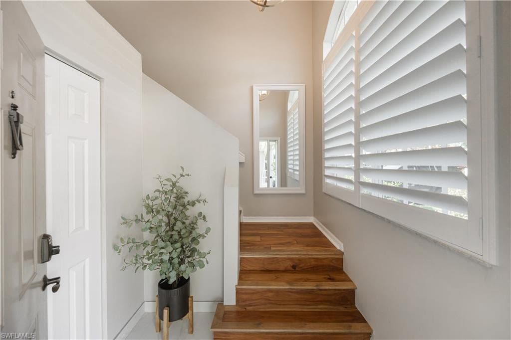 7564 Silver Trumpet LN U202-1