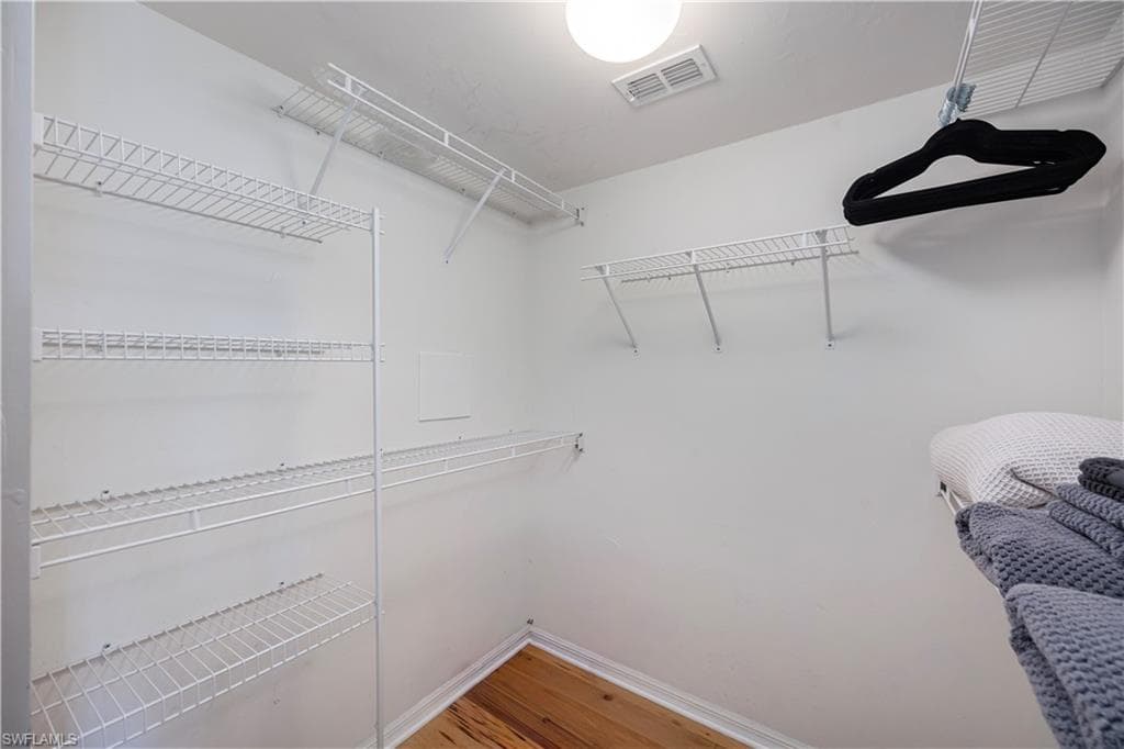 7564 Silver Trumpet LN U202-19
