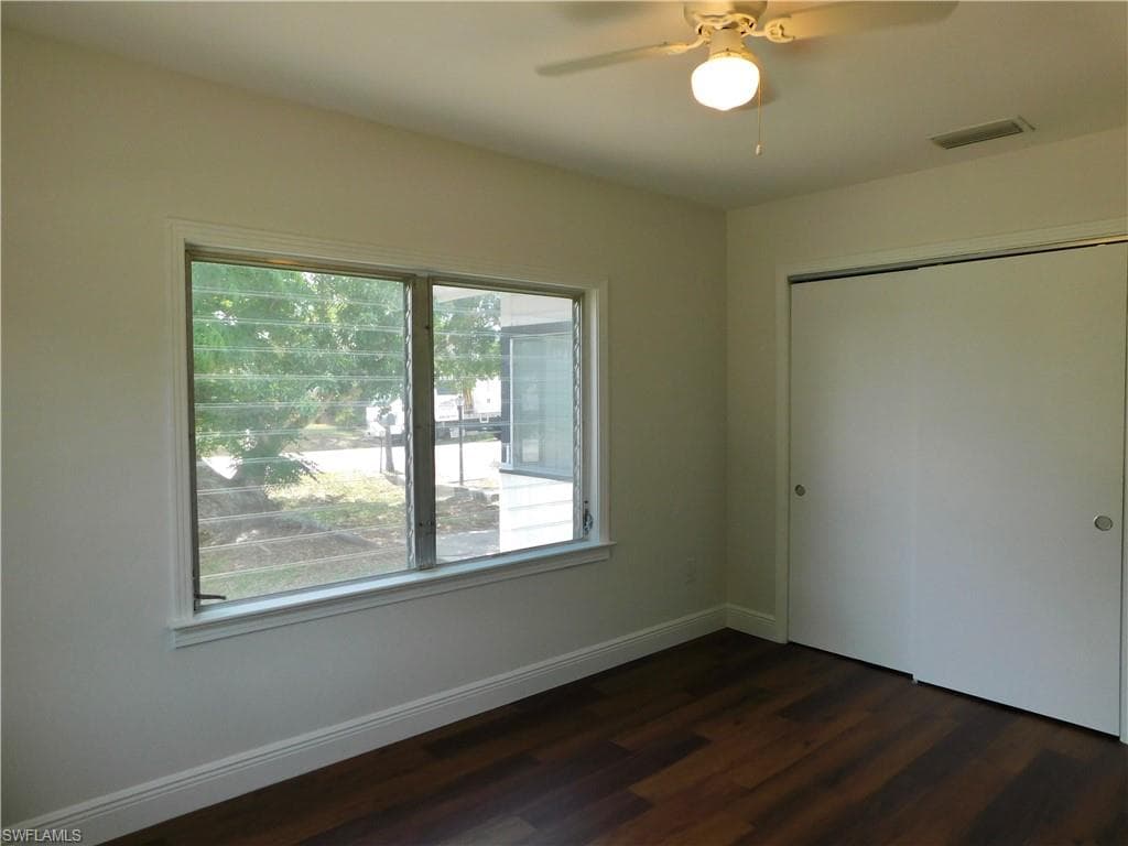 287 Poe AVE-6